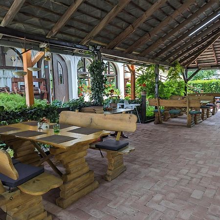 Margaréta Étterem Panzió Acomodação com café da manhã Balatonberény Exterior foto