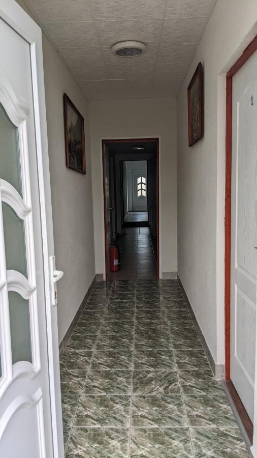 Margaréta Étterem Panzió Acomodação com café da manhã Balatonberény Exterior foto