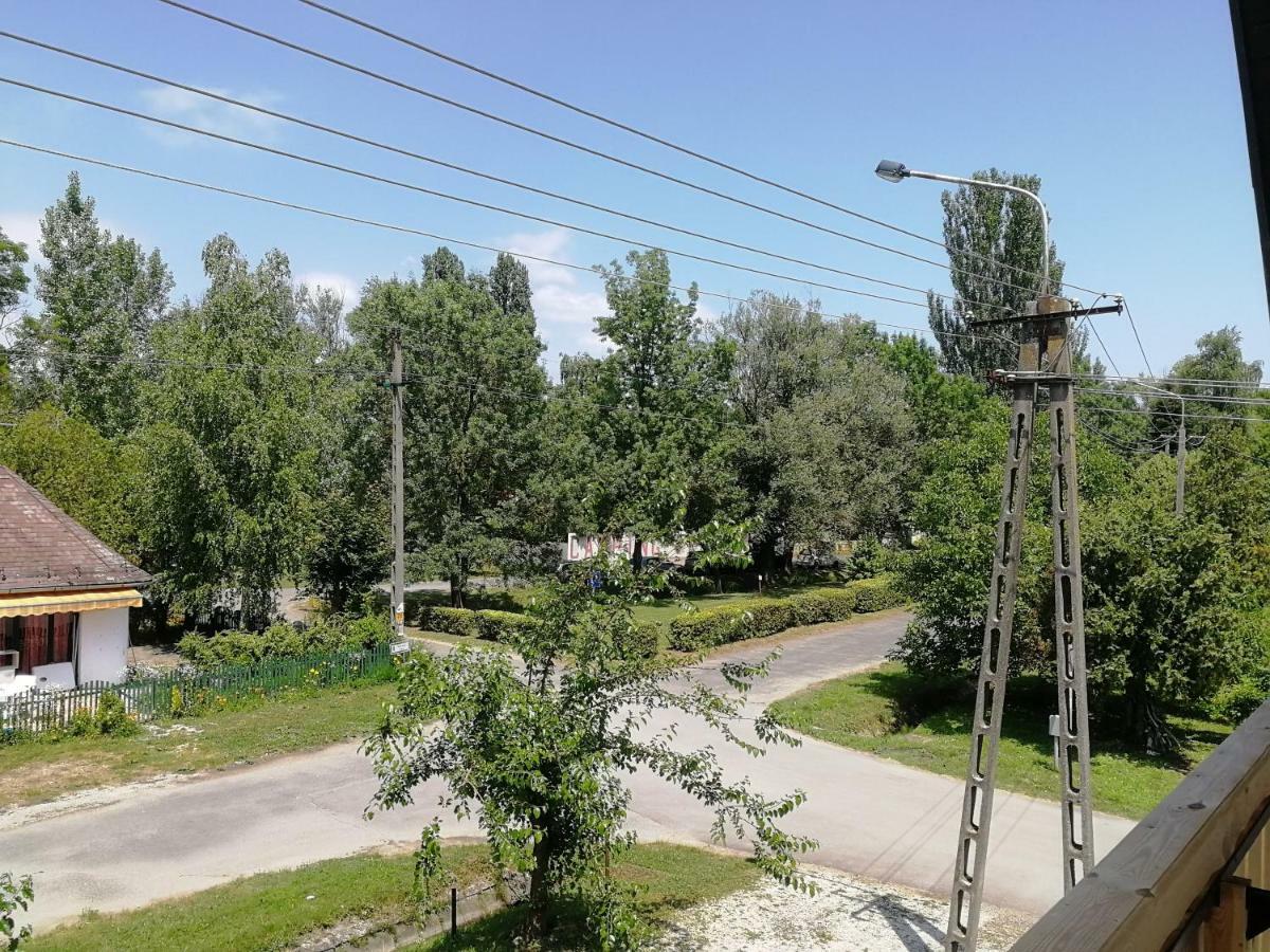 Margaréta Étterem Panzió Acomodação com café da manhã Balatonberény Exterior foto